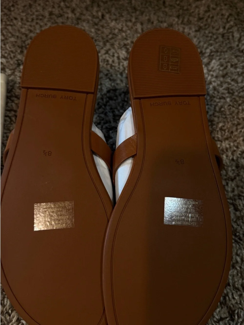 Tory Burch Leather Sandals in Cognac with Gold Medallion 8.5 - Brand New! - Picture 2 of 3